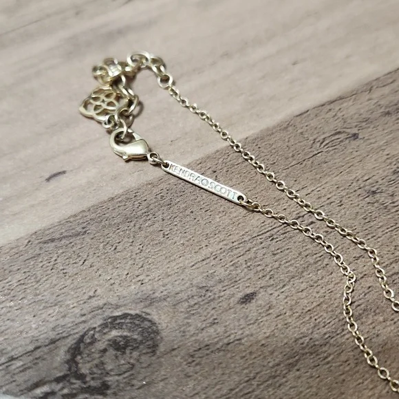 Lightly Used Kendra Scott Necklace - Picture 2 of 5